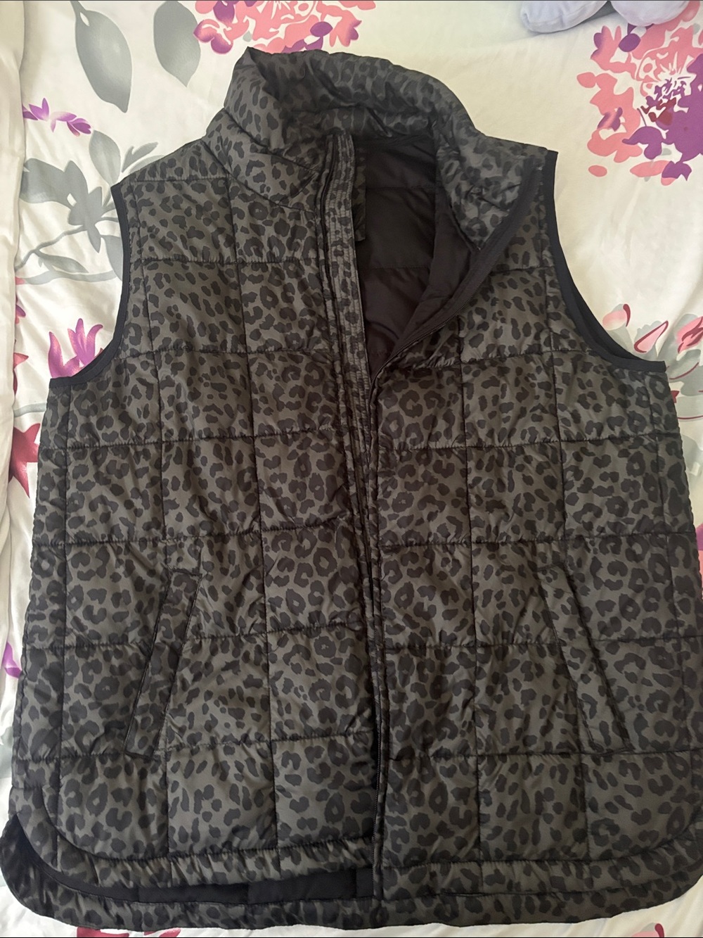 GAP Recycled Puffer Jacket in Black and Gray Camo